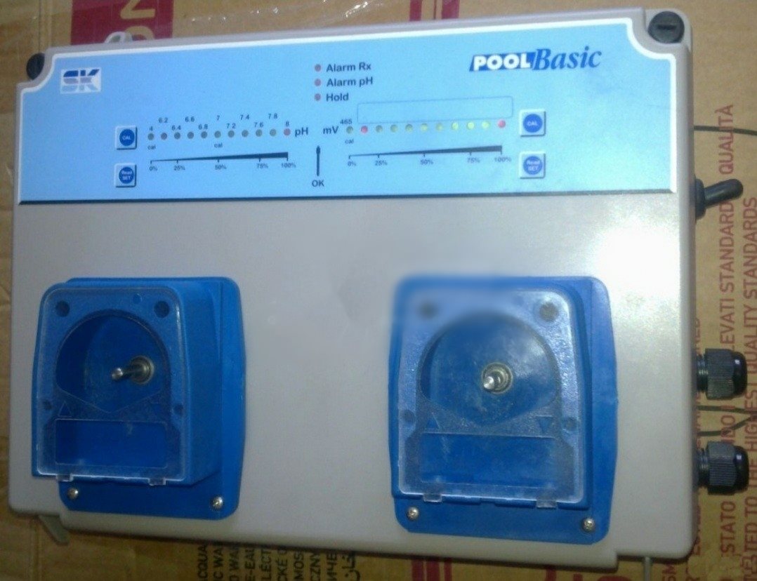 Автоматическая станция обработки воды Seko Pool Basic pH/H2O2, 1,5 л/ч, 0÷14pH / H2O2: см³/м³, компенсация температуры, 1,5 бар – арт. SPMBASPA0023